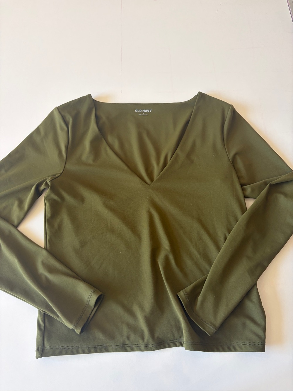 Old Navy Active Womens Olive Green cropped long sleeve workout V neck top medium